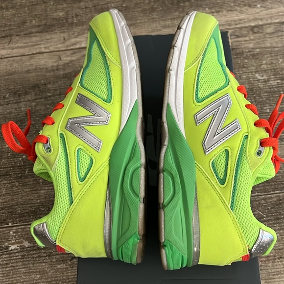 New Balance  990v4 ‘Festive’ big kids/grade school sneakers - Picture 7 of 12